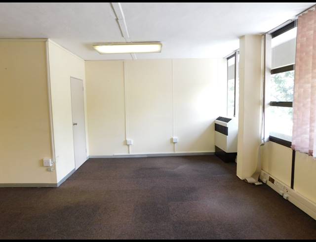 127M² OFFICE TO LET IN FERNDALE